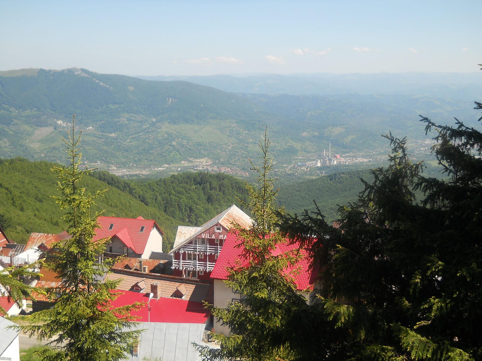 De la o noapte pe platou la o rezervare confirmată